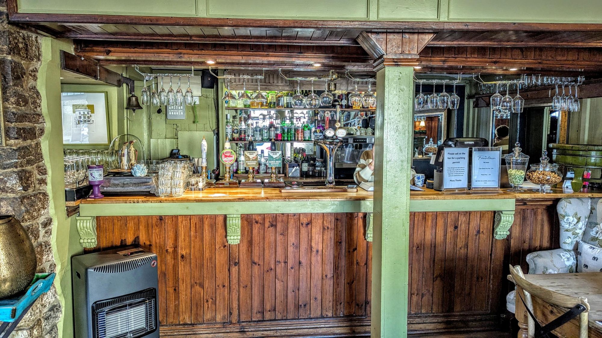 (Bar). Published on 23-03-2025