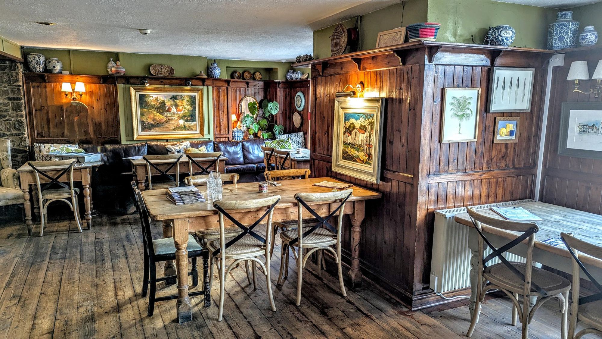 (Bar, Restaurant). Published on 23-03-2025