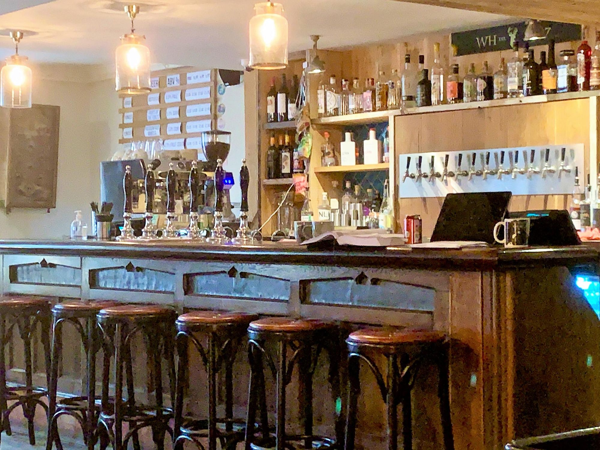 March 2023. (Bar). Published on 30-04-2023