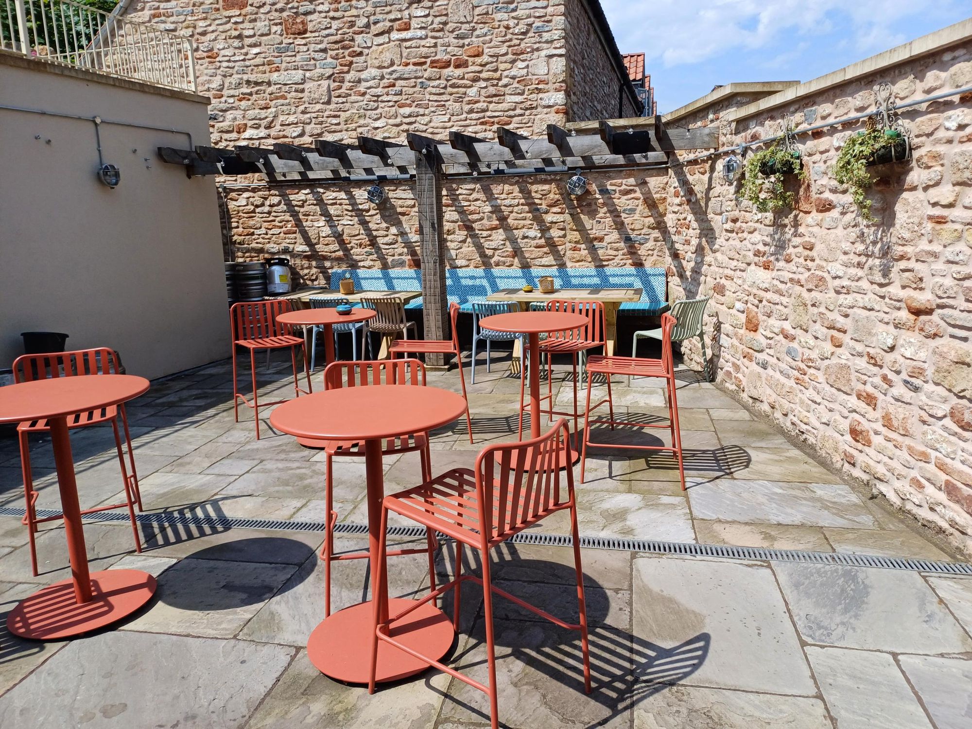 Courtyard. (Garden). Published on 25-06-2024