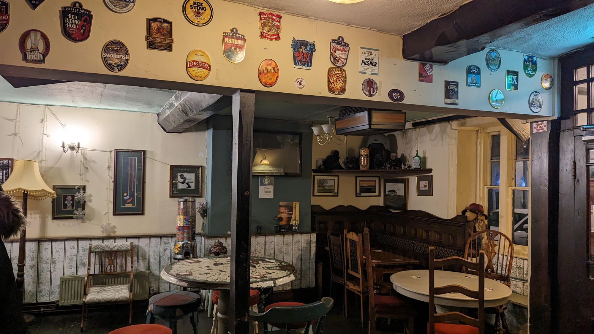 RH Bar. (Bar). Published on 17-02-2025