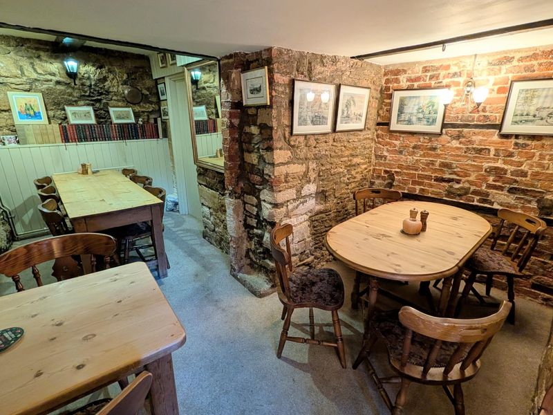 (Restaurant). Published on 06-06-2026 
