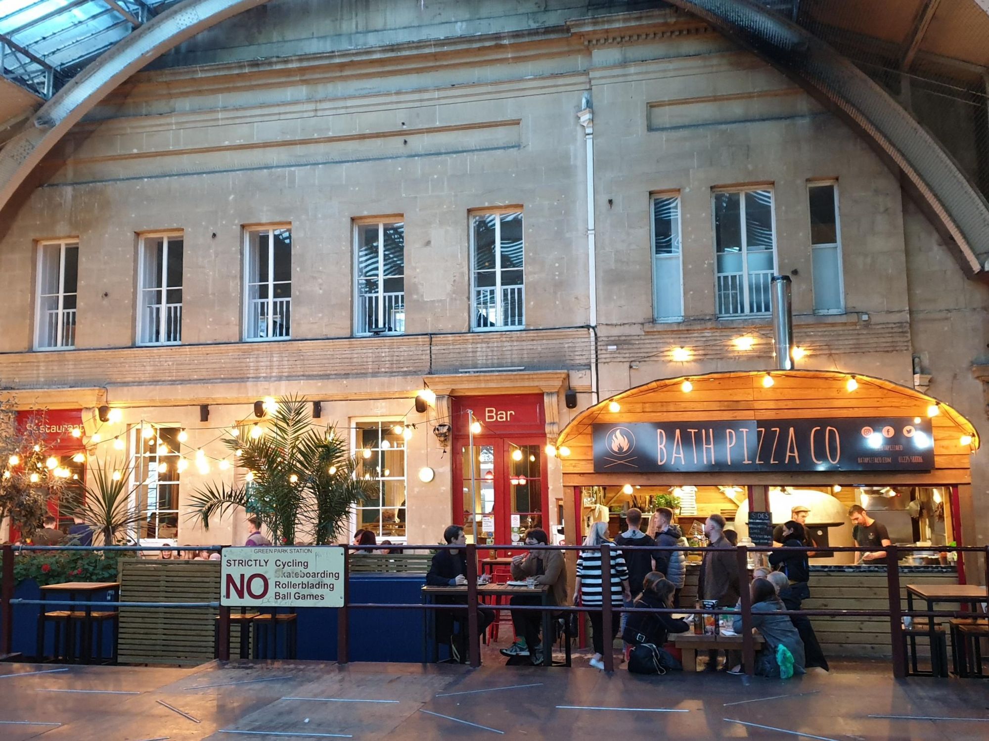 Sept 2020 - Pizza Kitchen on Station Concourse. (External). Published on 15-09-2020