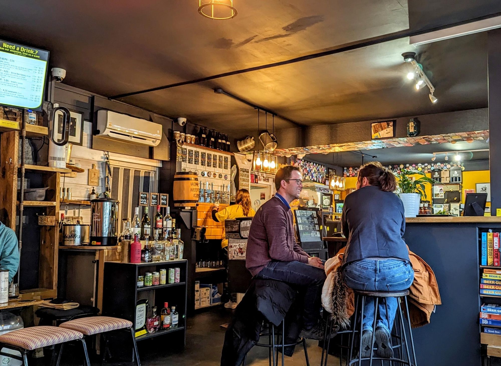 Apr 2024. (Bar, Customers). Published on 18-04-2024