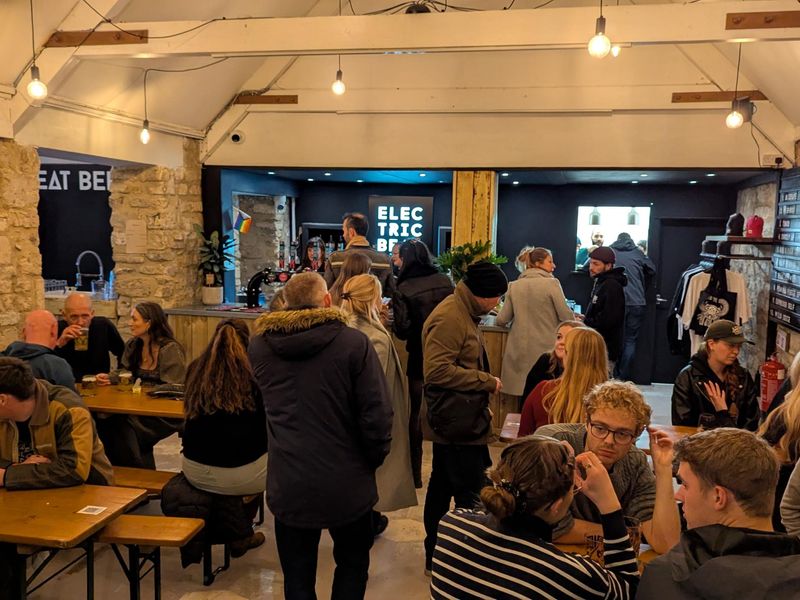 (Bar). Published on 27-12-2025 