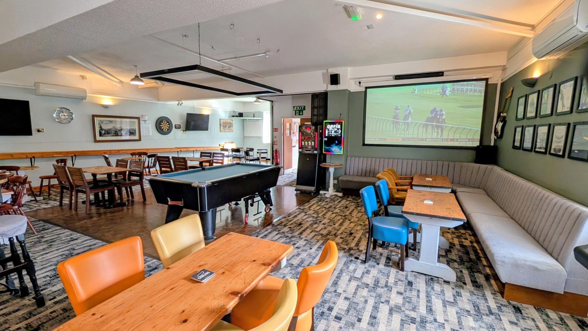 Main bar. (Bar). Published on 27-09-2026