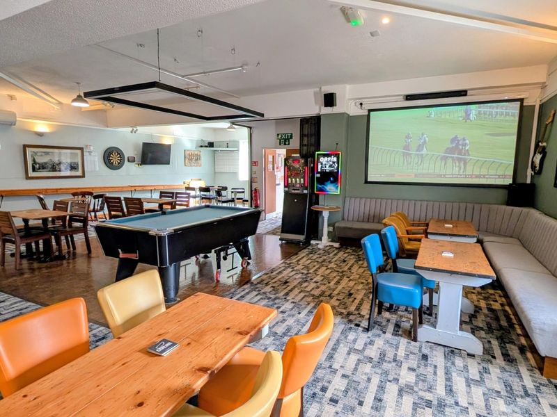 Main bar. (Bar). Published on 27-09-2026