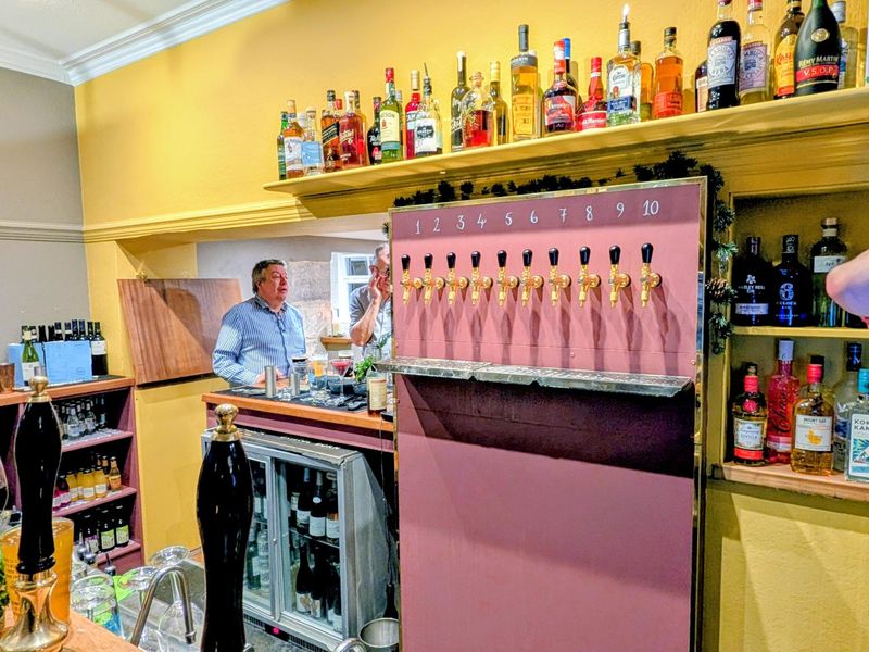 (Bar). Published on 16-12-2025 