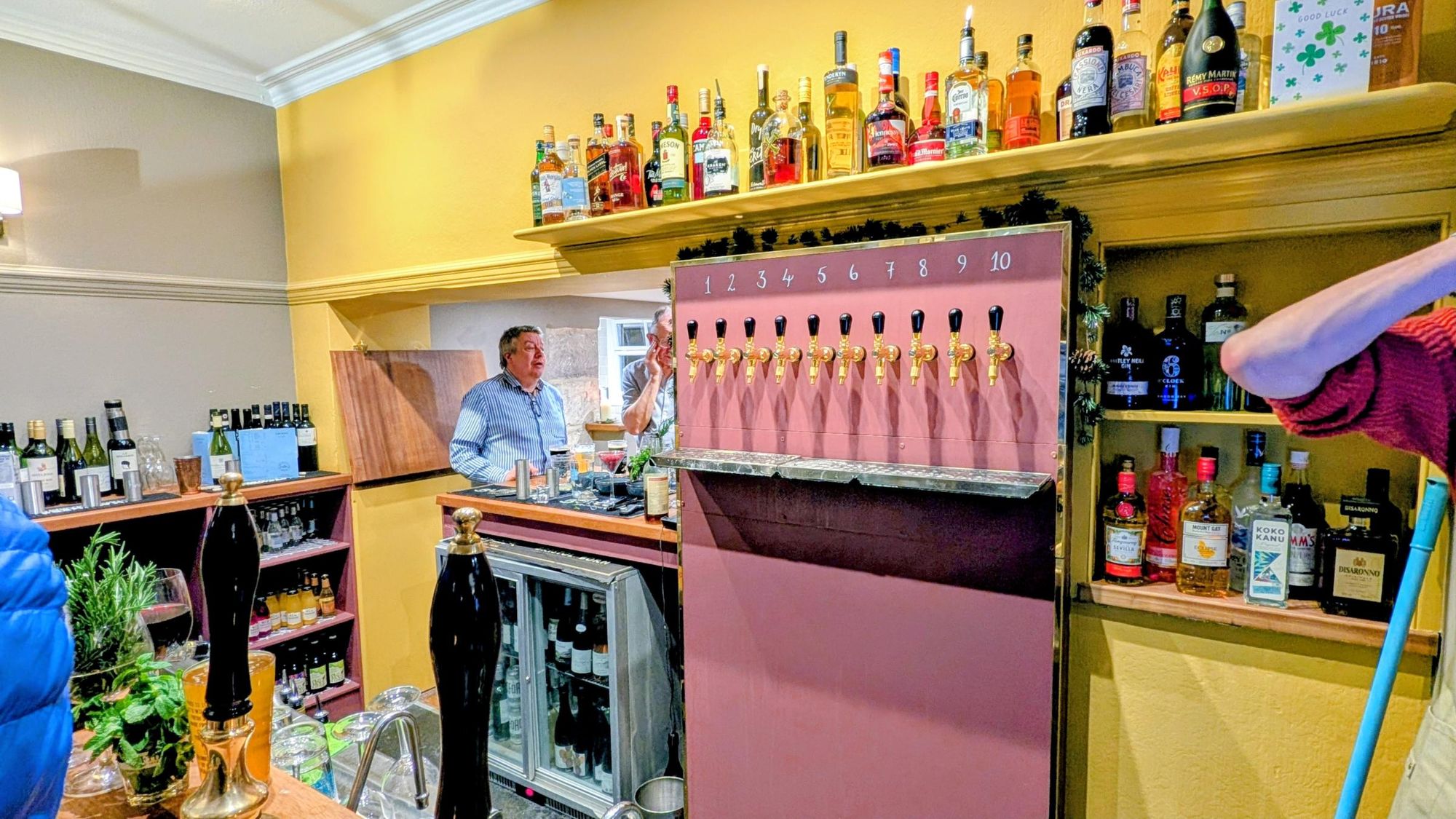 (Bar). Published on 16-12-2025