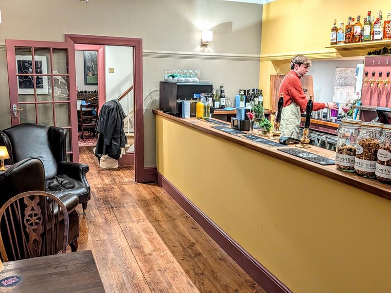 (Bar). Published on 16-12-2025 