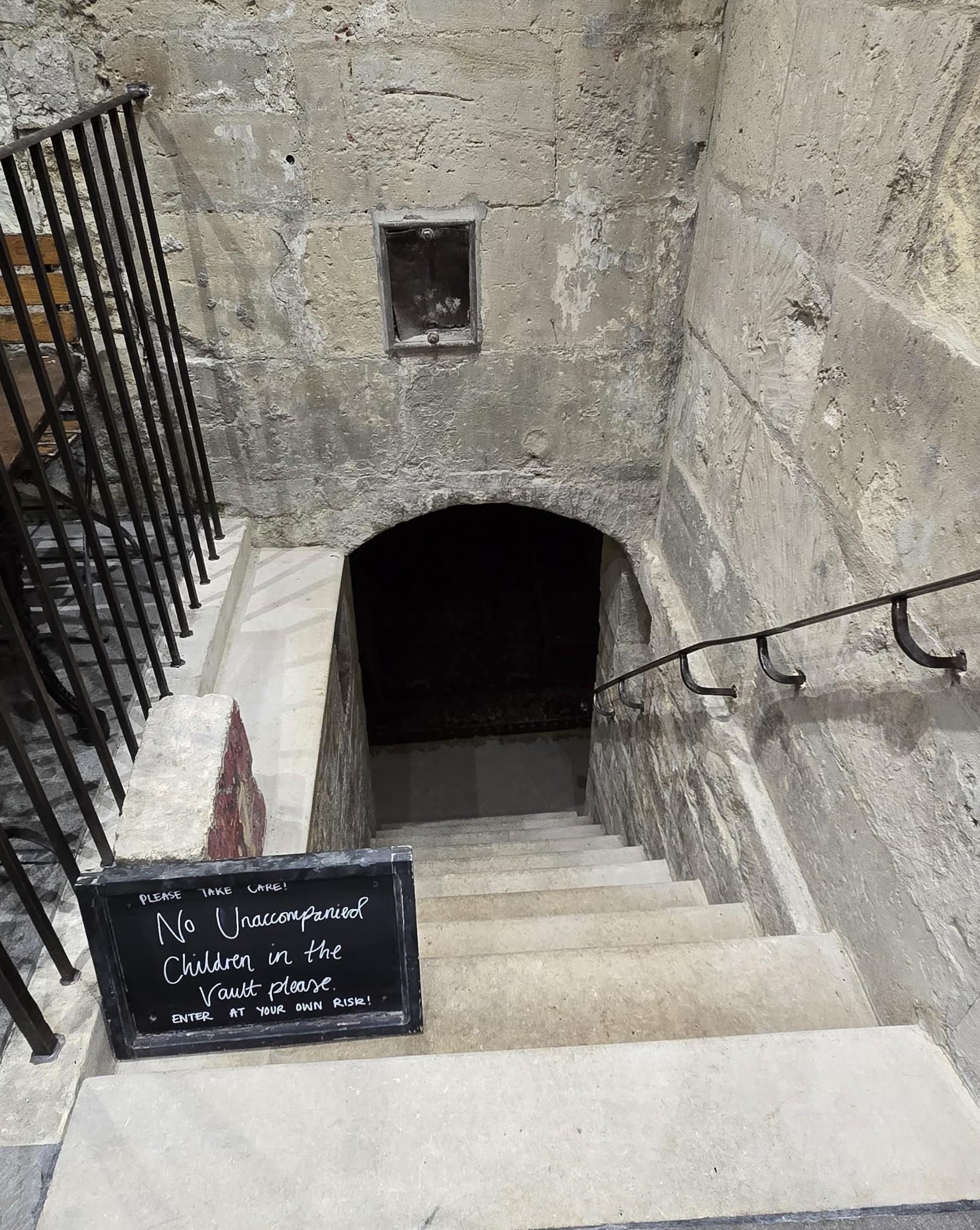 Steps down to cellar vault seating. Published on 01-01-2026