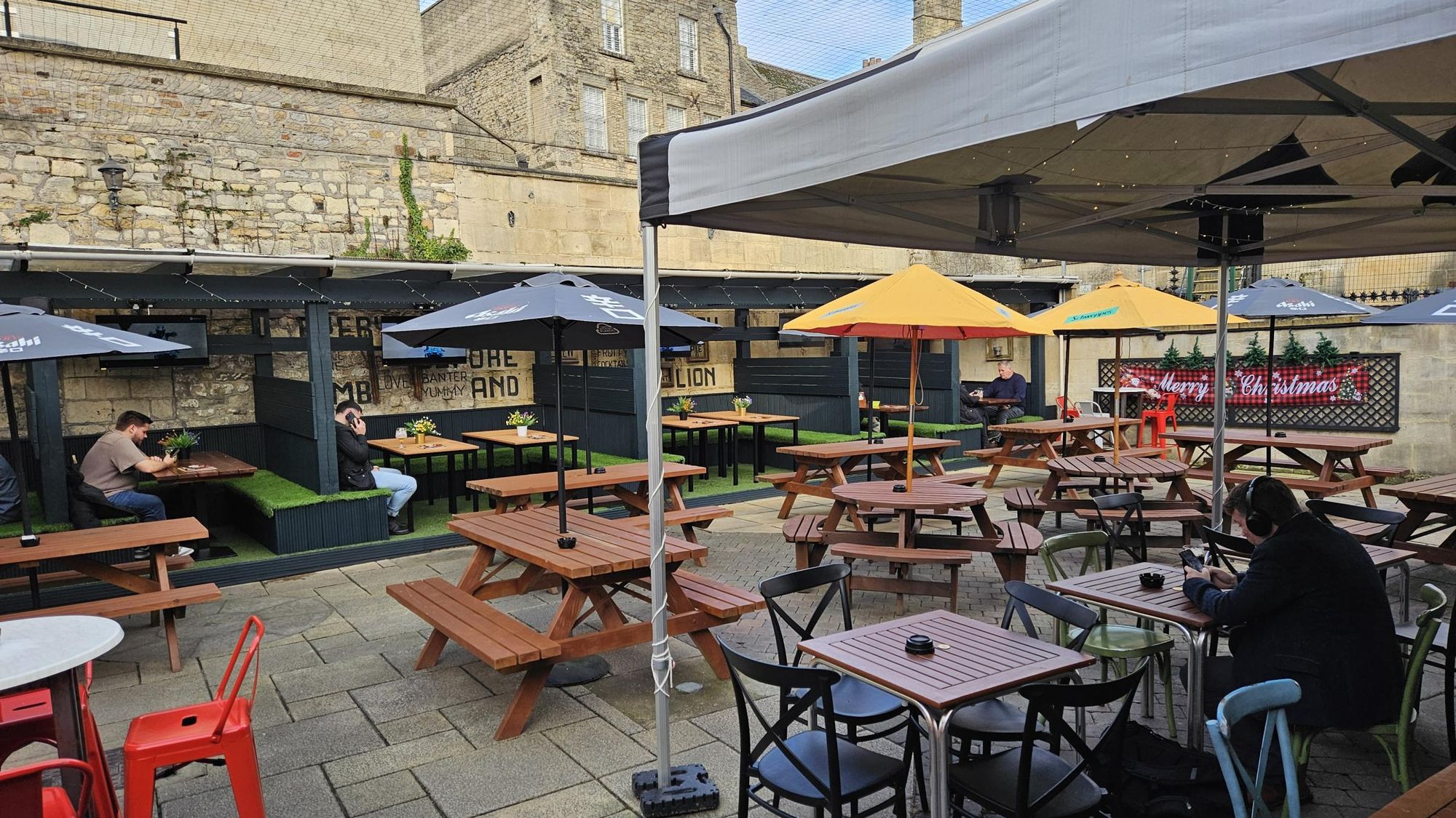 Nov 2025. (Garden). Published on 13-11-2025