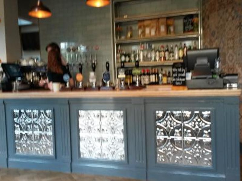 (Pub, Bar). Published on 16-07-2016 