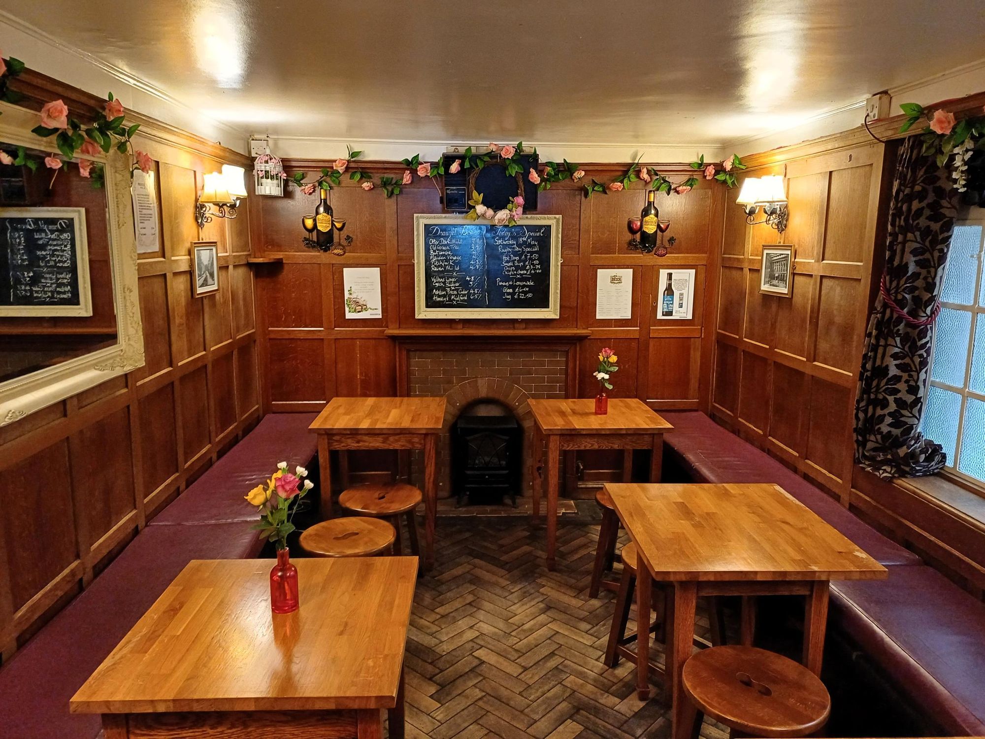 May 2024. (Pub, Bar). Published on 24-05-2024