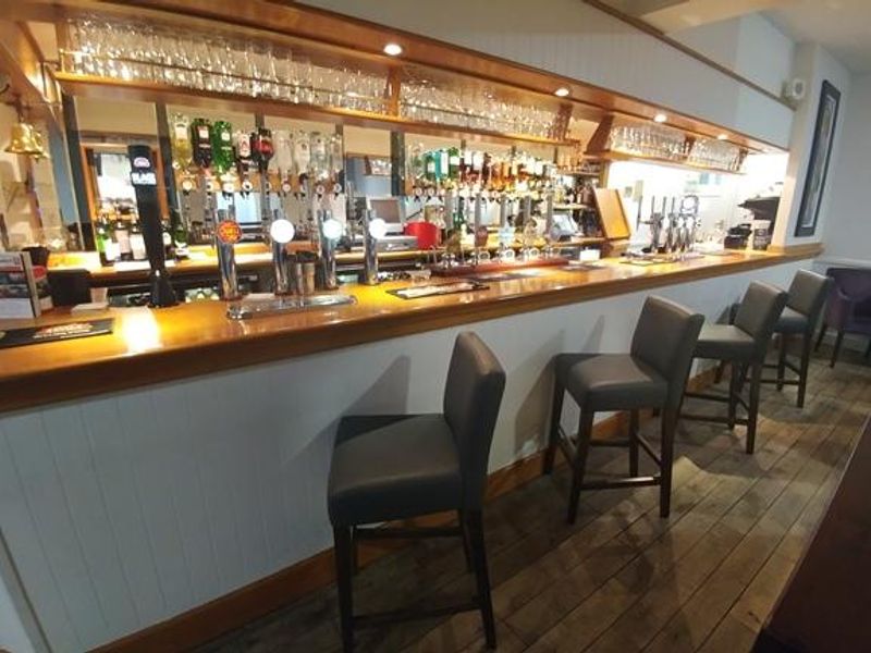 Bar 2. (Bar). Published on 01-02-2017