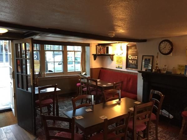 Lounge Bar. (Pub). Published on 12-08-2016