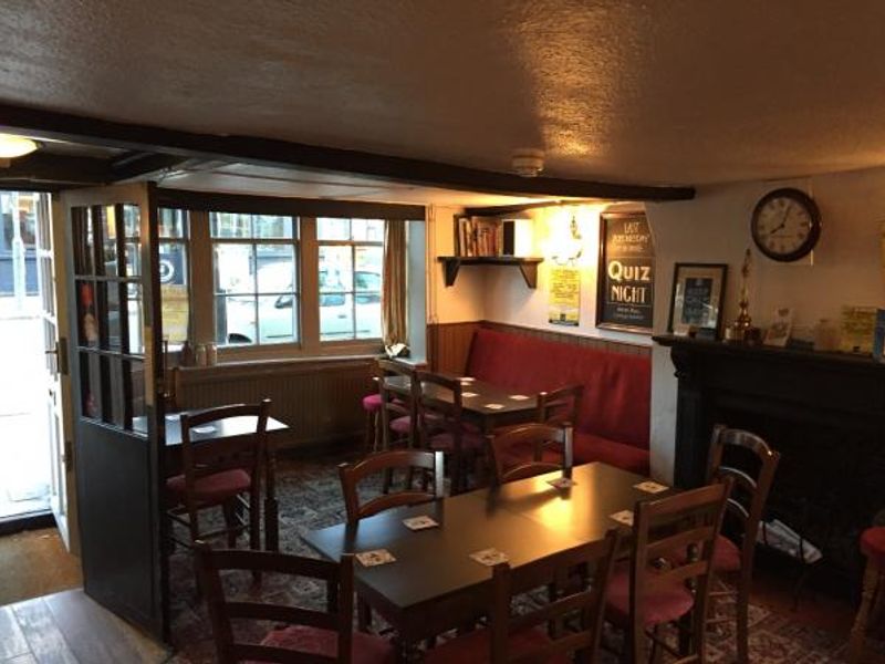 Lounge Bar. (Pub). Published on 12-08-2016