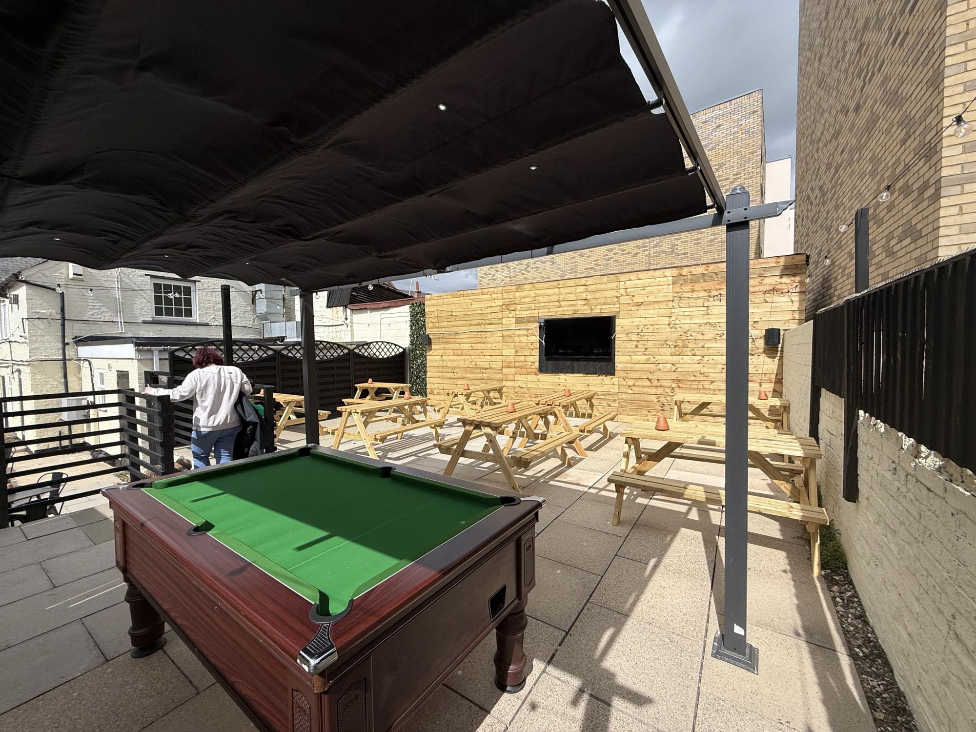 Pool table under the awning. (Garden). Published on 22-04-2026