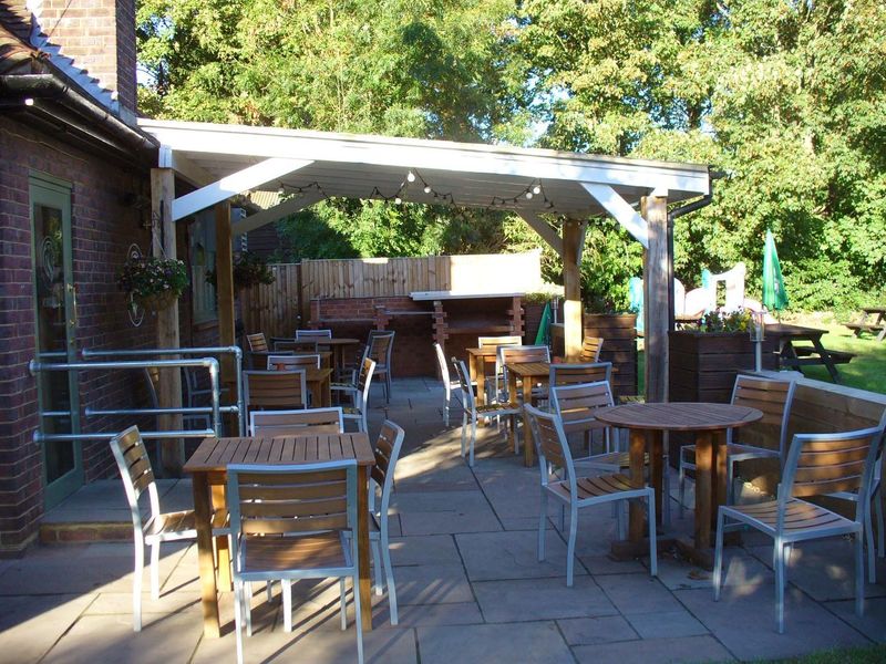 Patio. (Garden). Published on 04-10-2016