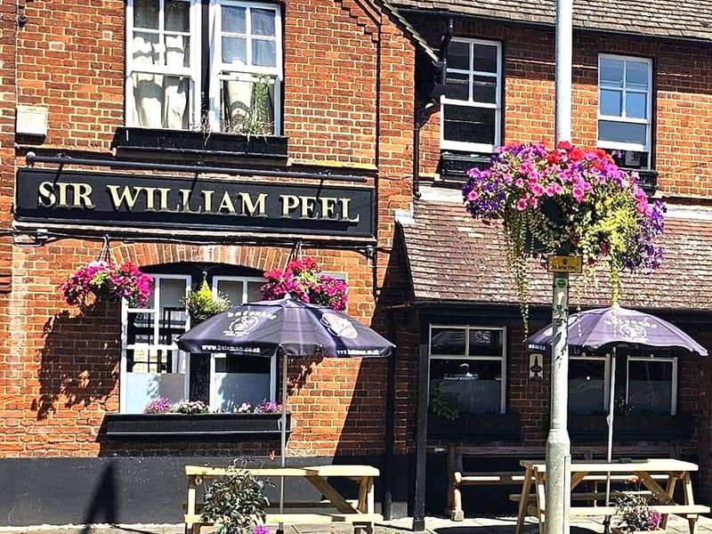 Pub and front patio. (Pub, External). Published on 09-10-2024 