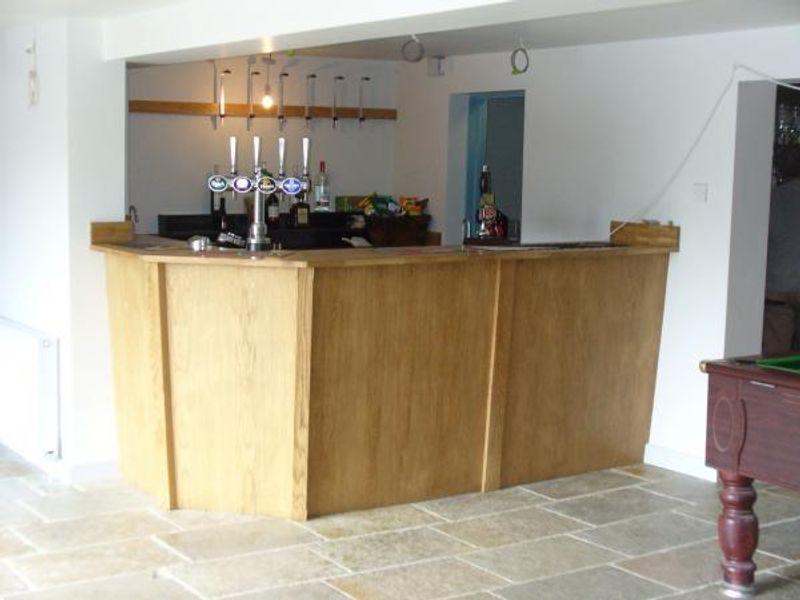 Back Bar. (Bar). Published on 16-08-2016