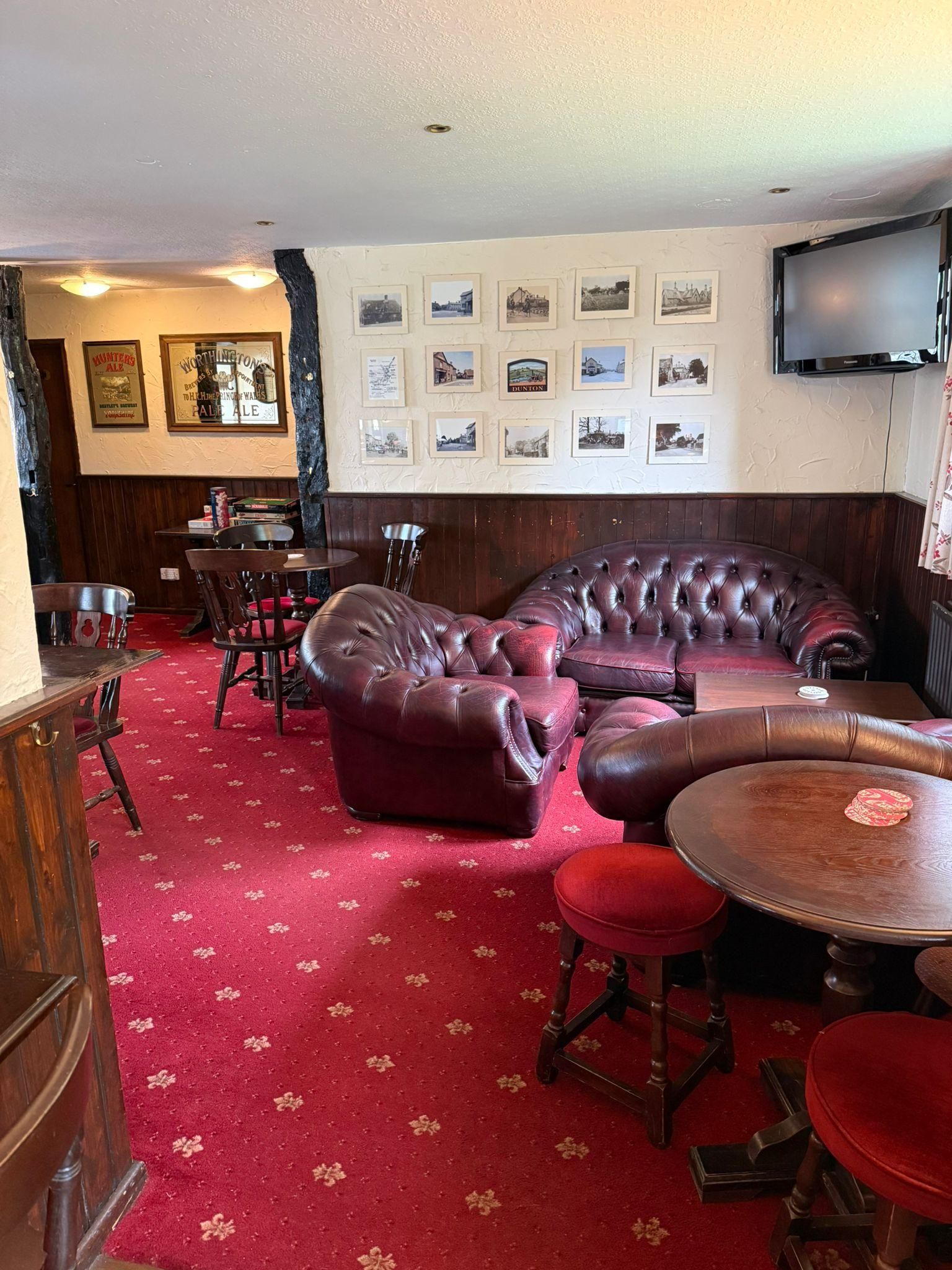 Comfy sofas. (Pub, Bar). Published on 11-05-2026