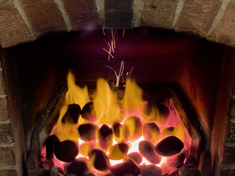 Fire place. (Pub). Published on 11-05-2026 