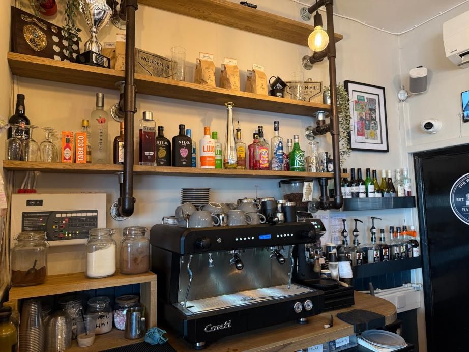 Part view of bar with Coffee machine. (Pub, Bar). Published on 13-09-2025