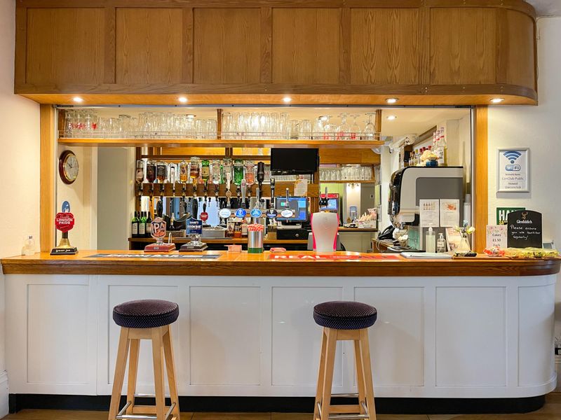 Smaller Bar. (Bar). Published on 30-10-2022 