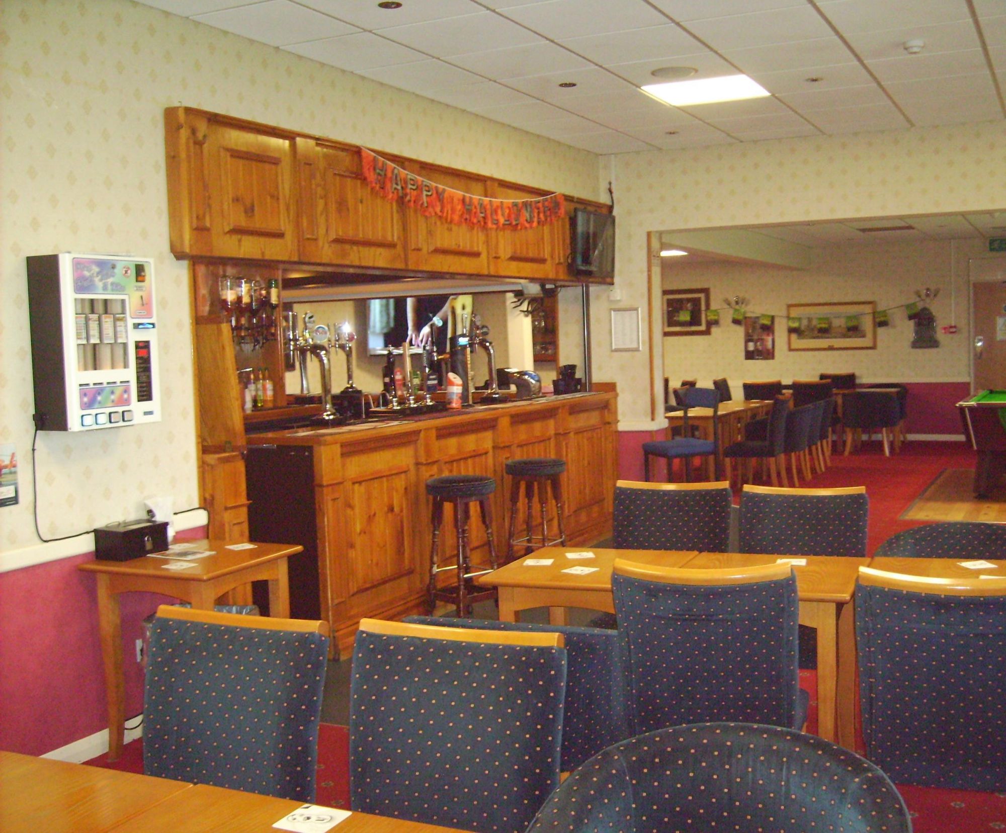 Members' Bar. (Bar). Published on 26-10-2017