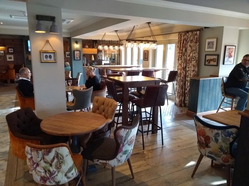 Lounge 1. (Bar). Published on 06-03-2019