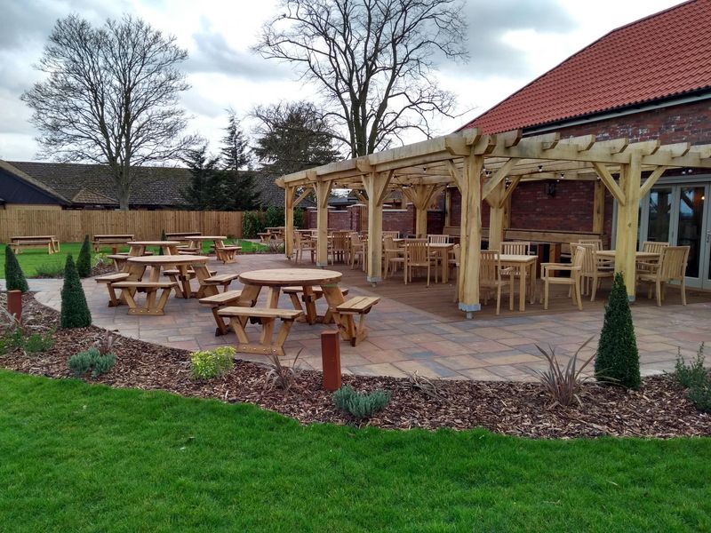 Garden area. (Bar). Published on 06-03-2019