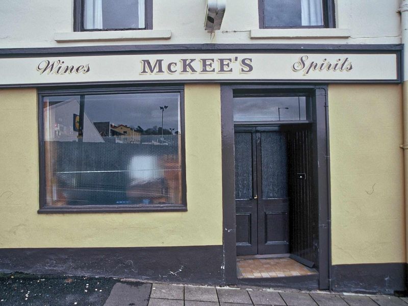 McKee's, November 2005 (Photo: Michael Slaughter). (Pub, External, Key). Published on 10-03-2025