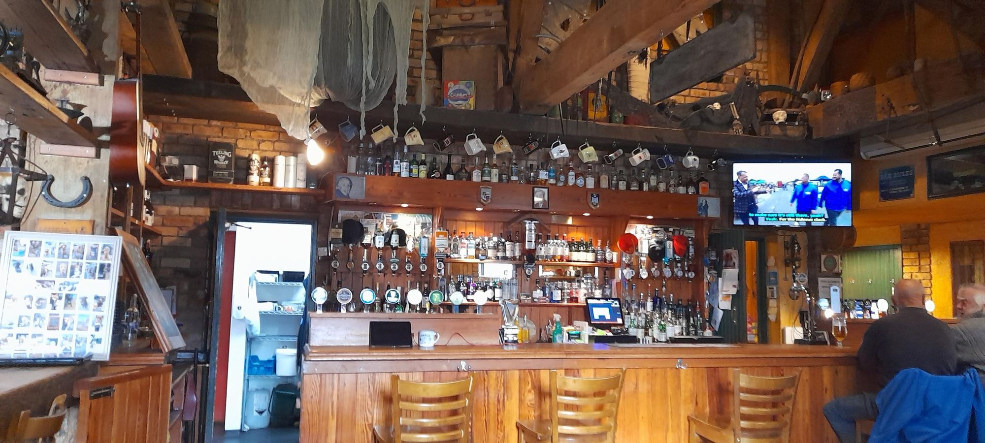 Interior. (Bar). Published on 02-06-2026