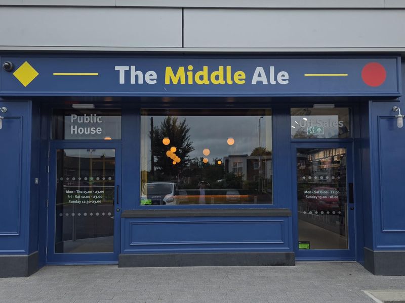 Middle Ale, Dundonald (Photo: Rob Fairhead - 03/09/2026). (Pub, External, Key). Published on 05-10-2026