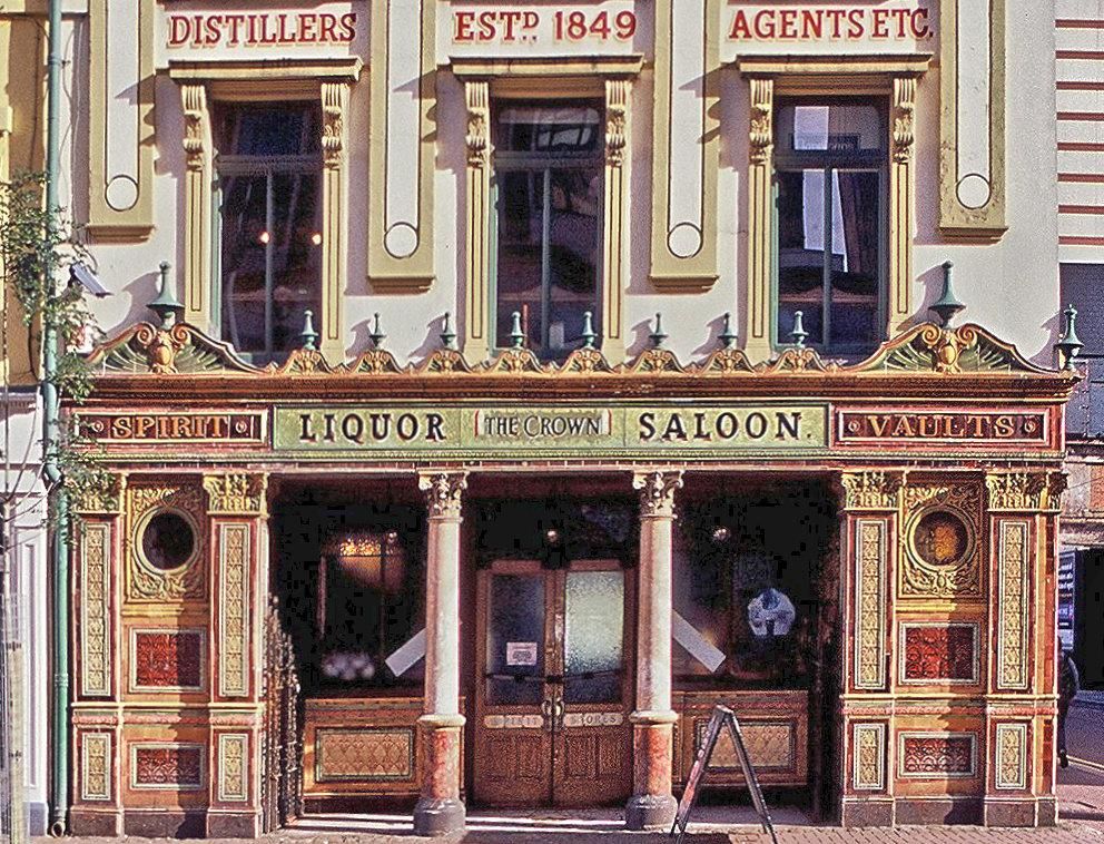 The Crown, October 2002 (Photo: Michael Slaughter). (Pub, External, Key). Published on 07-03-2025