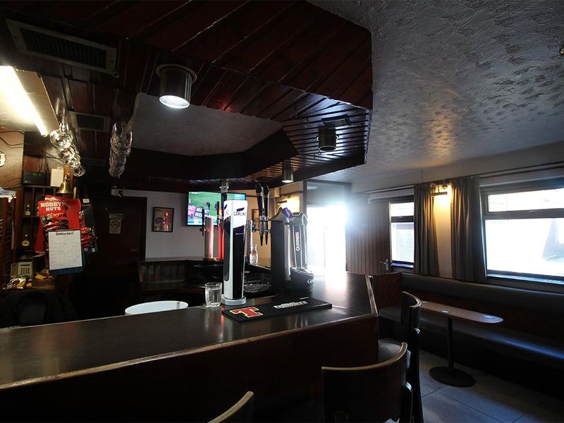 (Pub, Bar). Published on 29-09-2024