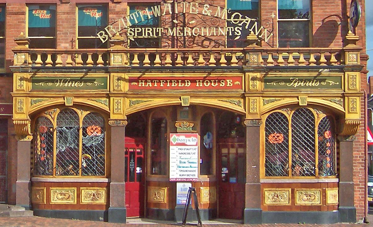 Hatfield House, October 2004 (Photo: Michael Slaughter). (Pub, External). Published on 07-03-2025