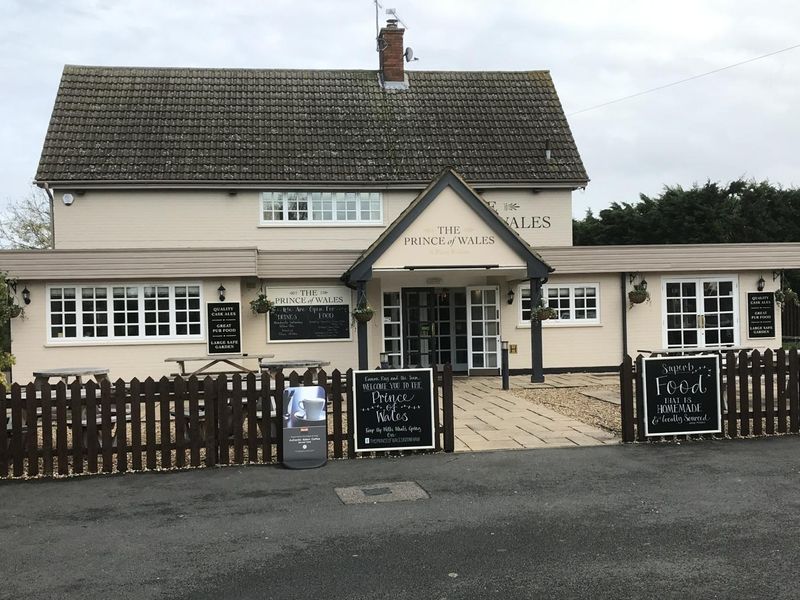 Prince of Wales, Bromham. (Pub, External). Published on 04-11-2019