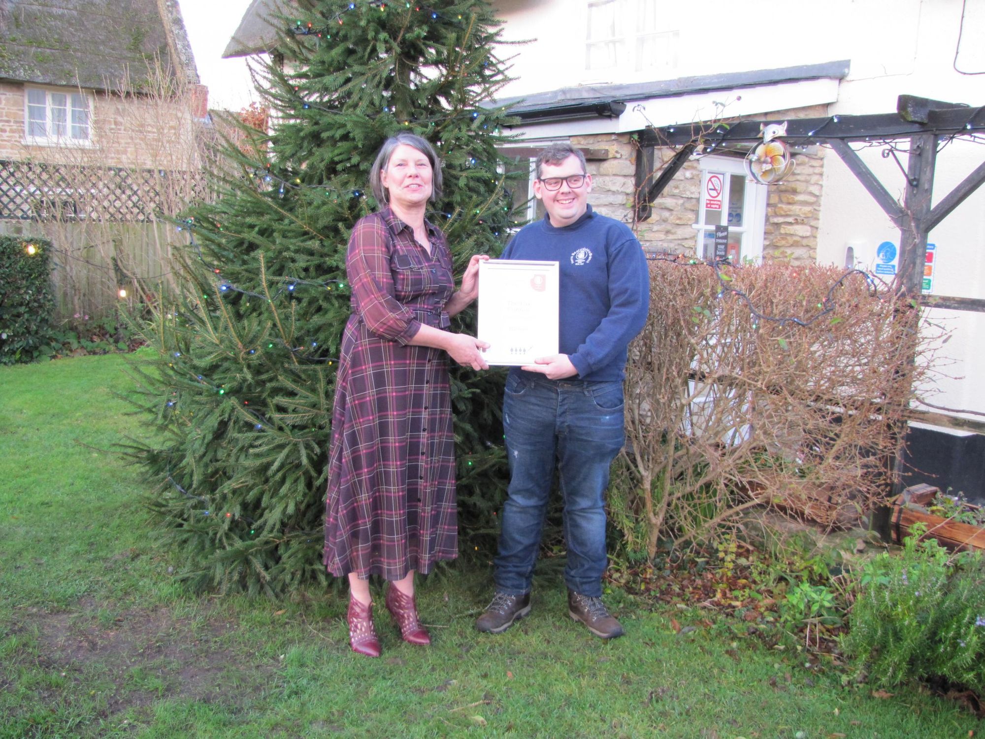 Fox, Carlton: Country POTY 2021. (Pub, External, Garden, Publican, Award). Published on 07-12-2021