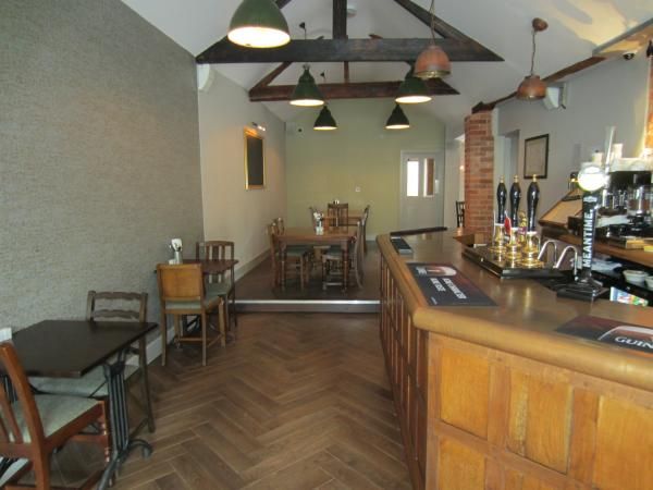 Royal Oak, Carlton - bar. (Pub, Bar). Published on 13-05-2016