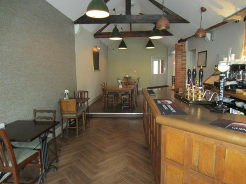 Royal Oak, Carlton - bar. (Pub, Bar). Published on 13-05-2016
