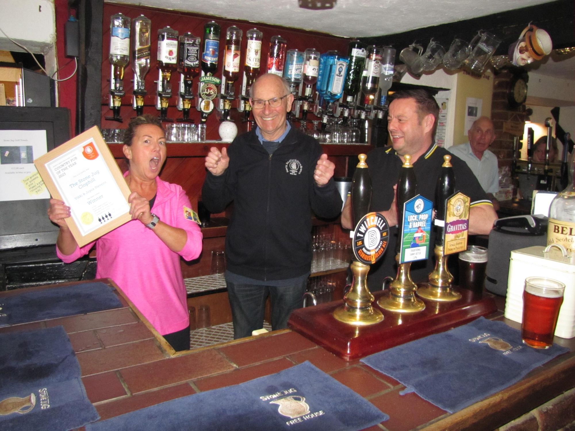 Stone Jug, Clophill - Country POTY award 2023. (Pub, Bar, Publican, Award). Published on 28-04-2023