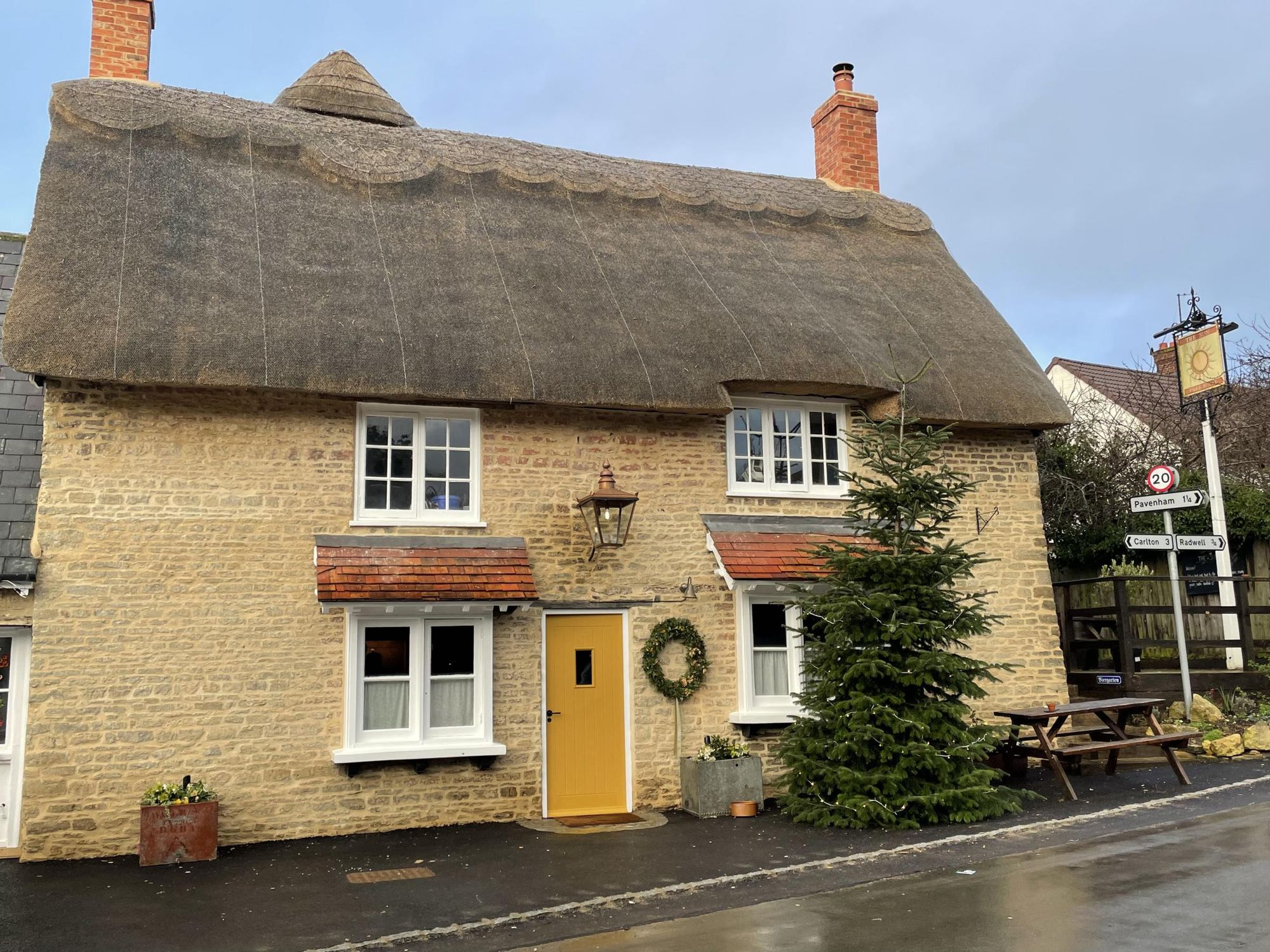 Sun, Felmersham. (Pub, External, Key). Published on 01-01-2023