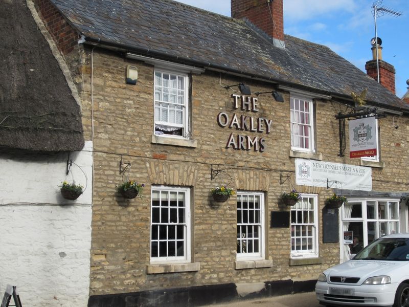 "Oakley Arms, Harrold". (Pub, External). Published on 15-12-2013