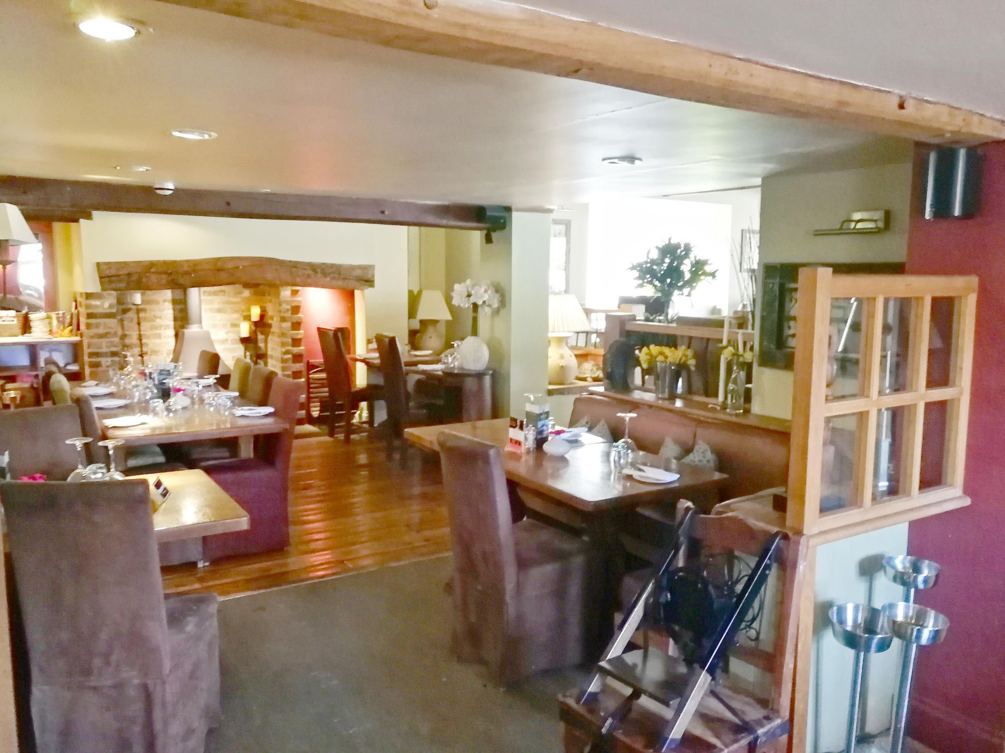Black Horse, Ireland: interior. (Pub, Restaurant). Published on 19-02-2020