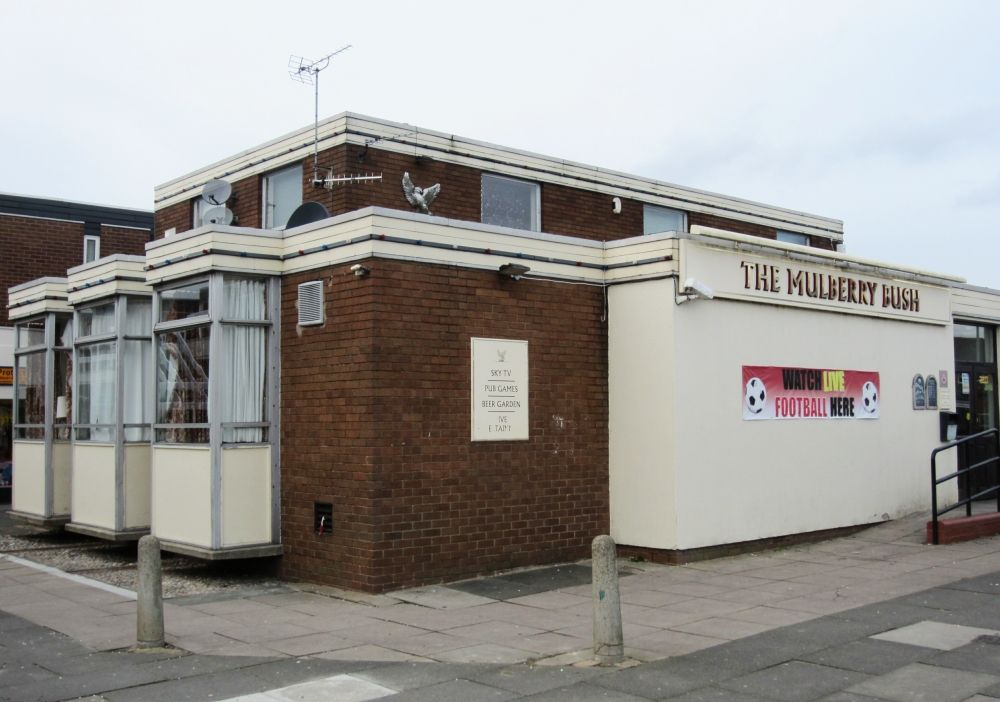 "Mulberry Bush, Kempston". (Pub, External). Published on 17-02-2014