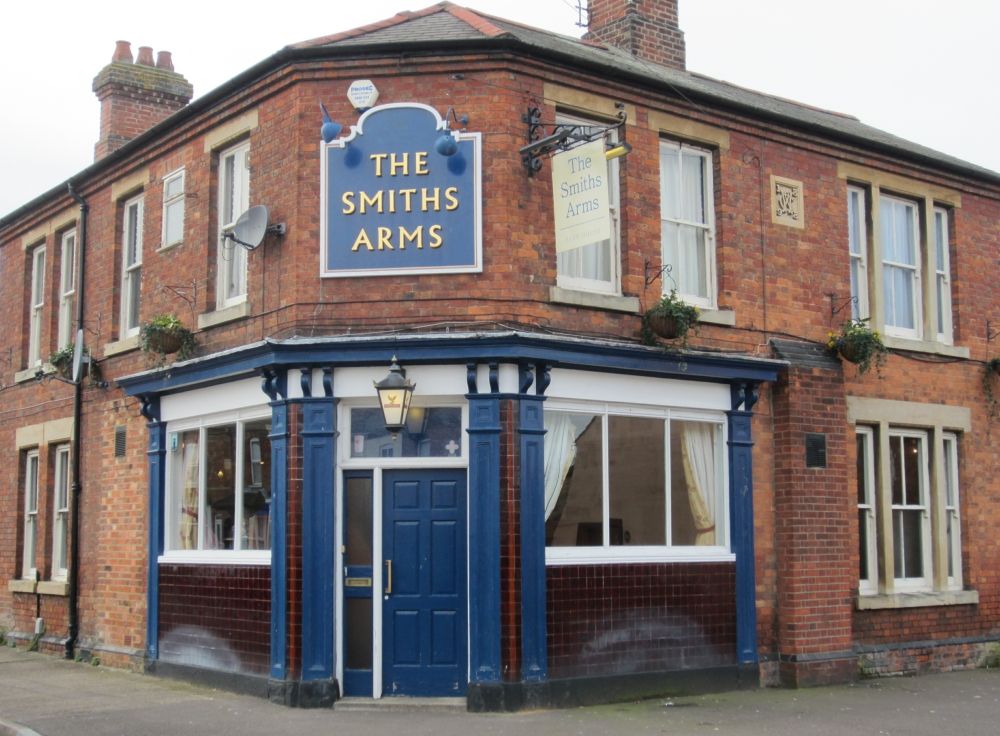 "Smiths Arms, Kempston". (Pub, External). Published on 29-05-2014