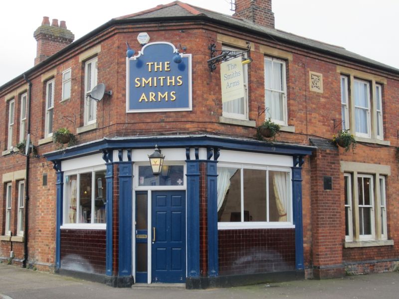 "Smiths Arms, Kempston". (Pub, External). Published on 29-05-2014 