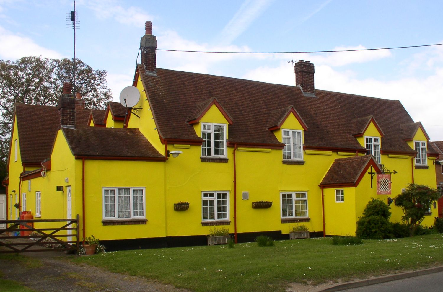 "Chequers, Keysoe". (Pub, External). Published on 20-12-2013